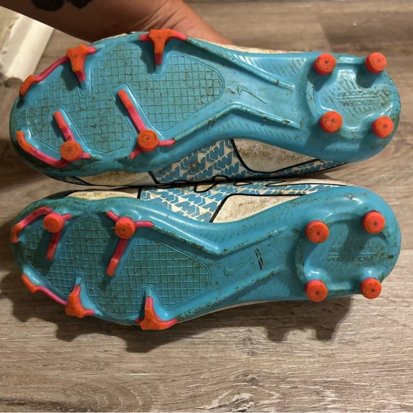 Kids size 1.5 Nike soccer cleats. Worn 1 season but stained even after washing. - Picture 2 of 5